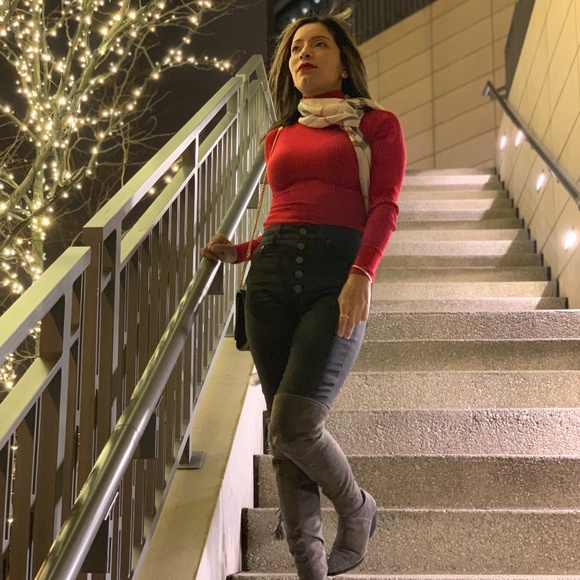 Alice and Olivia Good Exposed Button Skinny Jeans - Picture 5 of 5